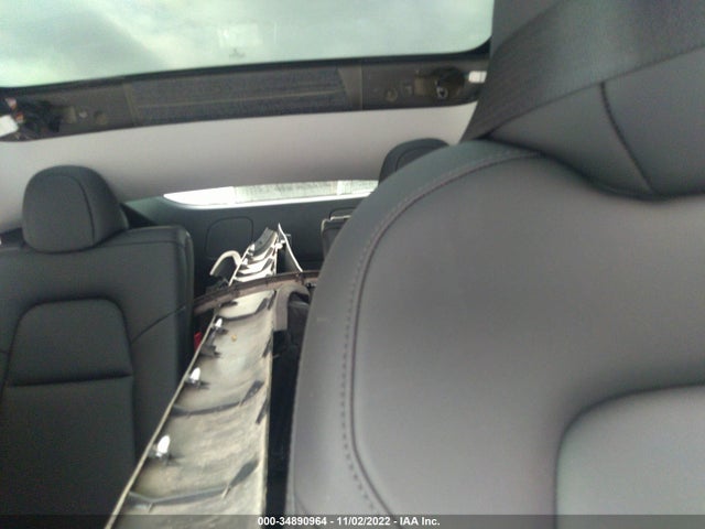 Tesla Model Y Long Range 2022 7SAYGDEE8NA006163 Image 9