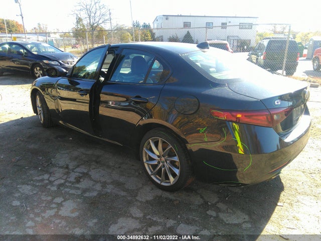 2017 Alfa Romeo Giulia, VIN: ZARFAEDN2H7533096