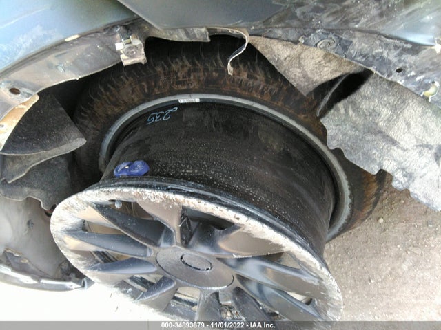 Tesla Model Y Long Range 2022 7SAYGAEE1NF400590 Image 6