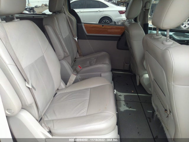 2A8HR64X58R646728 Chrysler Town & Country Limited