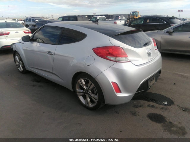 2016 Hyundai Veloster, VIN: KMHTC6AD2GU301182
