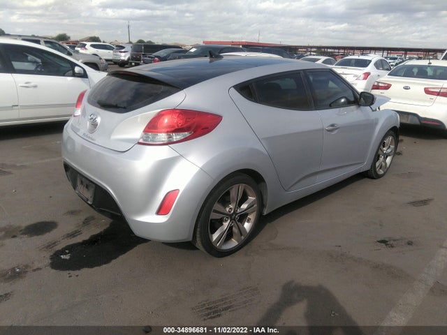 2016 Hyundai Veloster, VIN: KMHTC6AD2GU301182