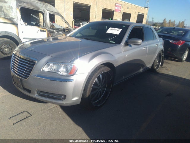 Chrysler 300 2014 2C3CCAAG0EH200017 Image 2