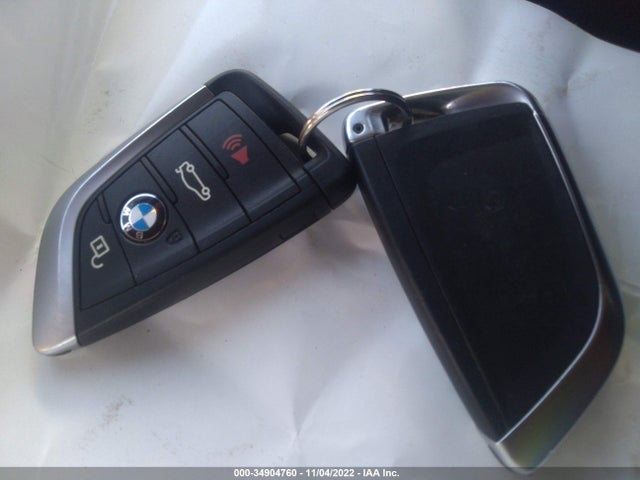 2017 BMW X1, VIN: WBXHT3C39H5F76627