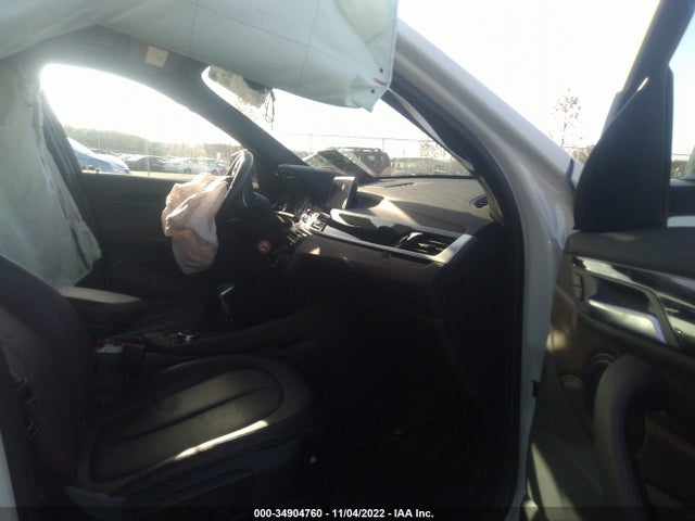 2017 BMW X1, VIN: WBXHT3C39H5F76627