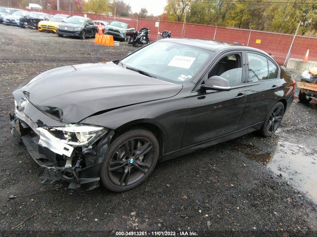 BMW 3 Series 2018 WBA8B7G54JNU95084 Image 2