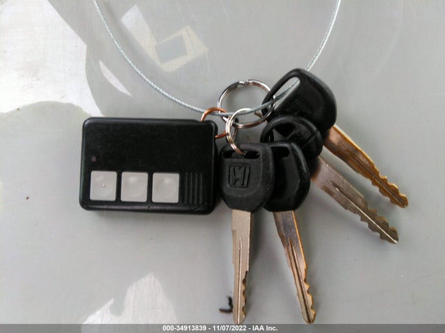 1994 HONDA ACCORD LX VIN: 1HGCD7133RA052928