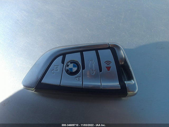2019 BMW 5 Series, VIN: WBAJE5C50KWW08270