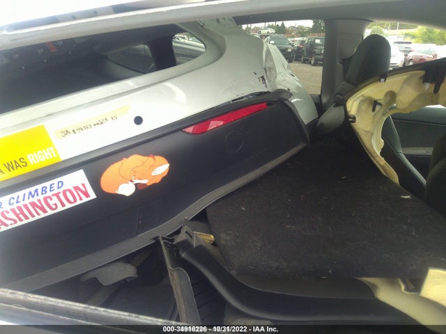 Tesla Model Y Long Range 2021 5YJYGDEE4MF077598 Image 9