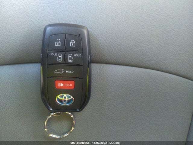2022 Toyota Sienna, VIN: 5TDYRKEC7NS087732