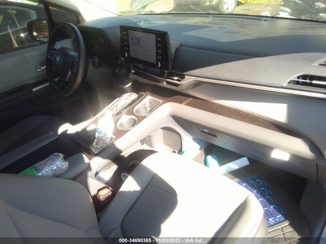2022 Toyota Sienna, VIN: 5TDYRKEC7NS087732