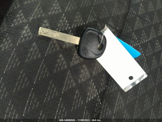 3KPA24AB8KE188072 KIA RIO LX