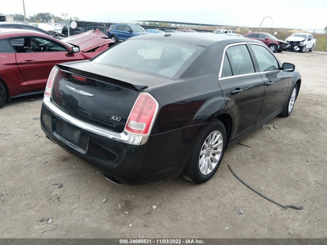 2C3CCAAG3EH121635 Chrysler 300