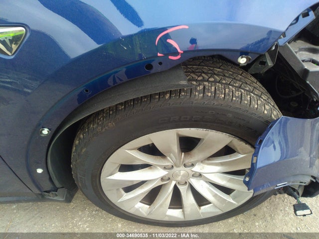 2019 Tesla Model X, VIN: 5YJXCDE25KF195055