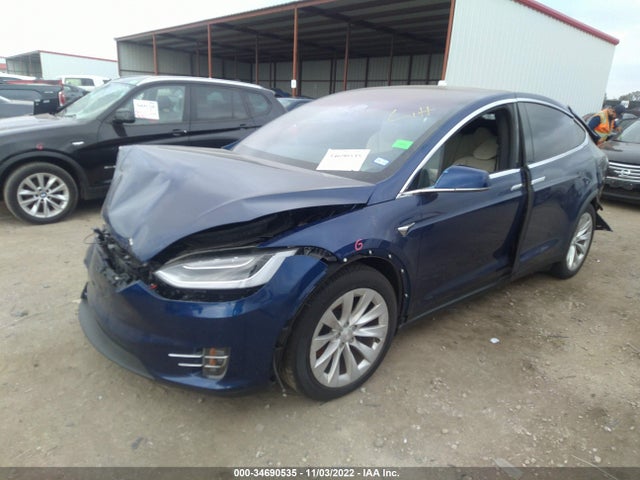 2019 Tesla Model X, VIN: 5YJXCDE25KF195055