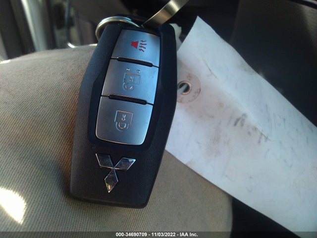JA4J4TA87NZ028339 Mitsubishi Outlander Es