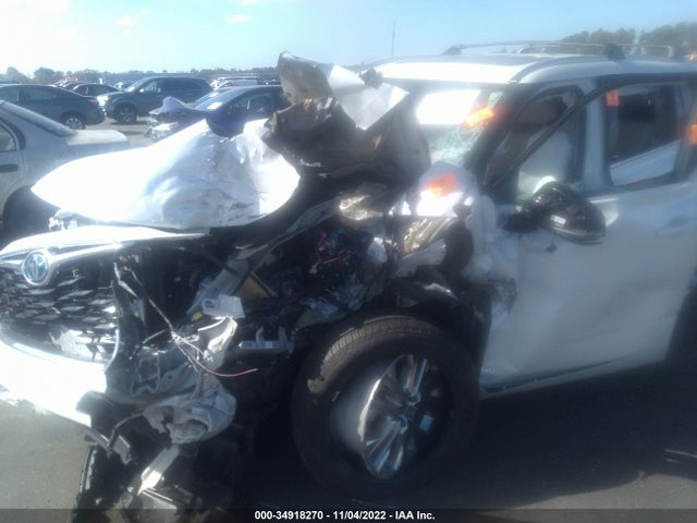 2022 Toyota Highlander, VIN: 5TDXBRCH7NS544773