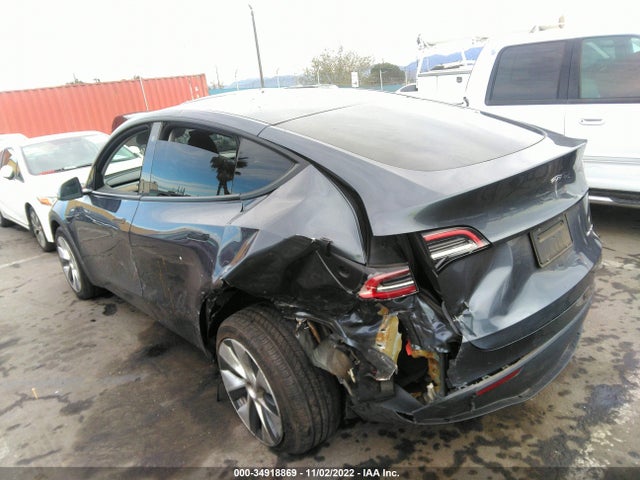 Tesla Model Y Long Range 2021 5YJYGDEEXMF083602 Image 3