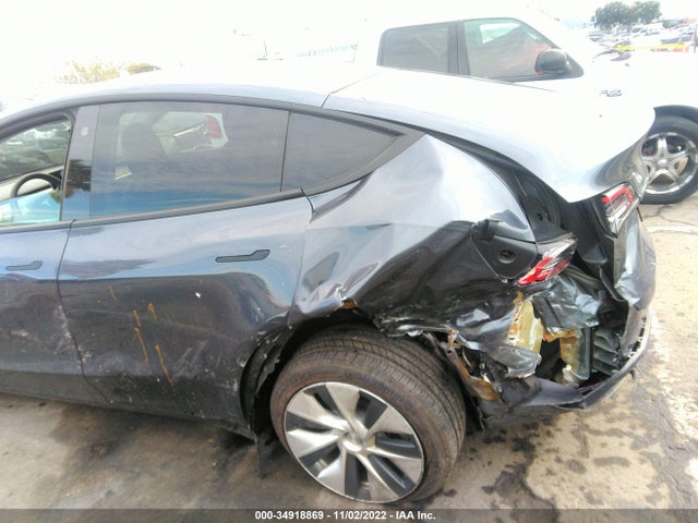 Tesla Model Y Long Range 2021 5YJYGDEEXMF083602 Image 6