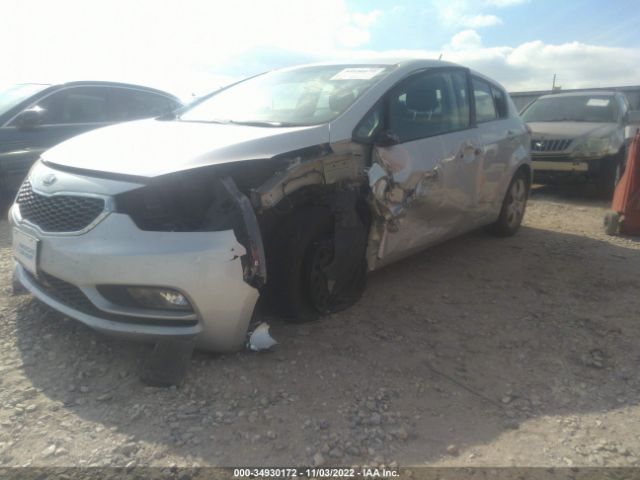 KNAFK5A88G5570179 KIA Forte 5-door Lx