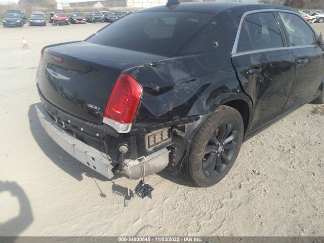 2C3CCARG3HH512633 Chrysler 300 Limited