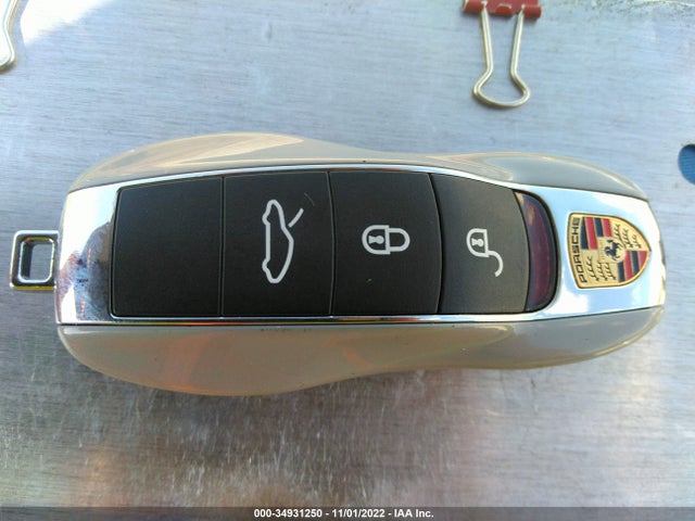 2018 Porsche 911, VIN: WP0AC2A97JS175419