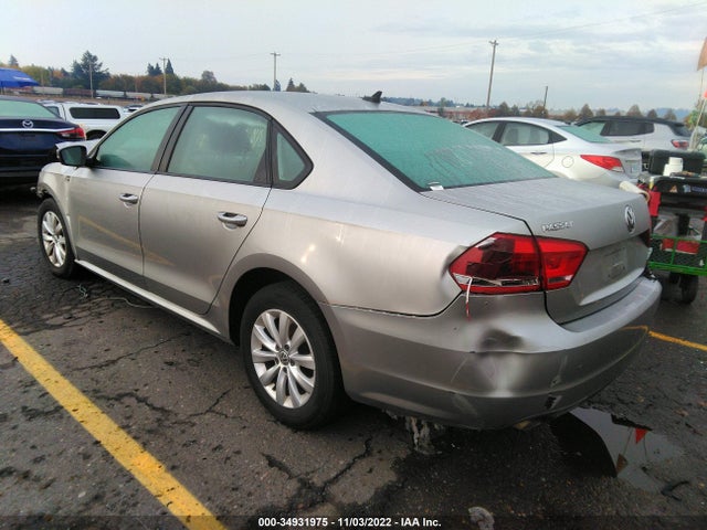 1VWAT7A38EC099070 Volkswagen Passat Wolfsburg Ed