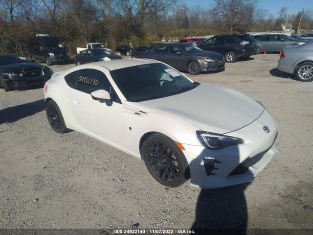 2017 Toyota 86, VIN: JF1ZNAA11H9704694
