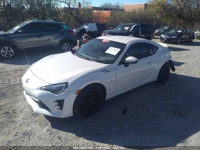 2017 Toyota 86, VIN: JF1ZNAA11H9704694