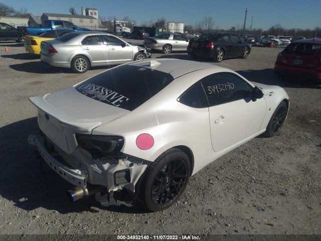 2017 Toyota 86, VIN: JF1ZNAA11H9704694