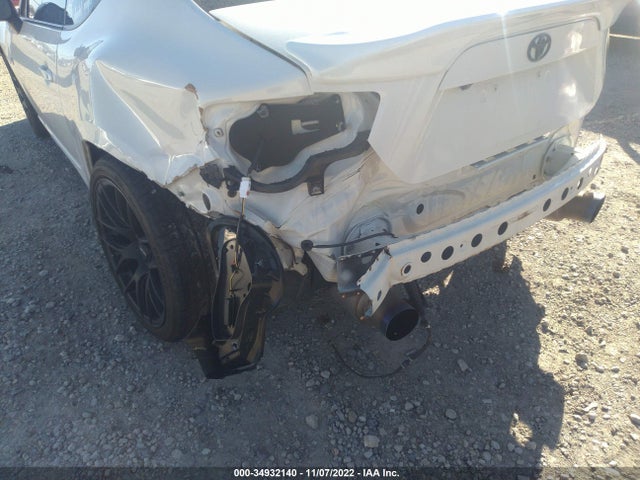2017 Toyota 86, VIN: JF1ZNAA11H9704694