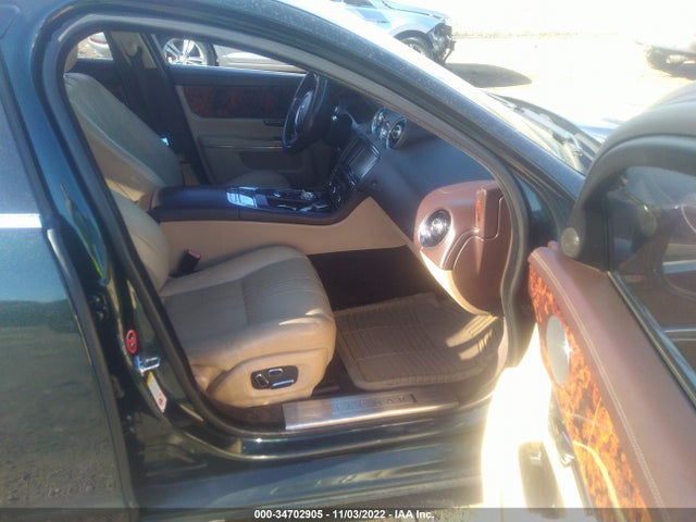 SAJWA1CB8ALV00127 Jaguar Xj Premium Luxury