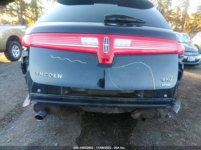 2017 Lincoln MKT, VIN: 2LMHJ5NK2HBL01323