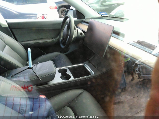 2022 Tesla Model Y, VIN: 7SAYGDEE7NA003819