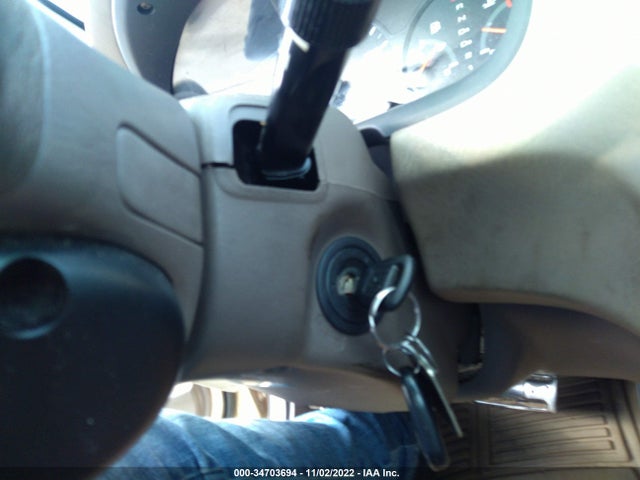 2000 HONDA ACCORD SDN LX VIN: 1HGCG5643YA055212