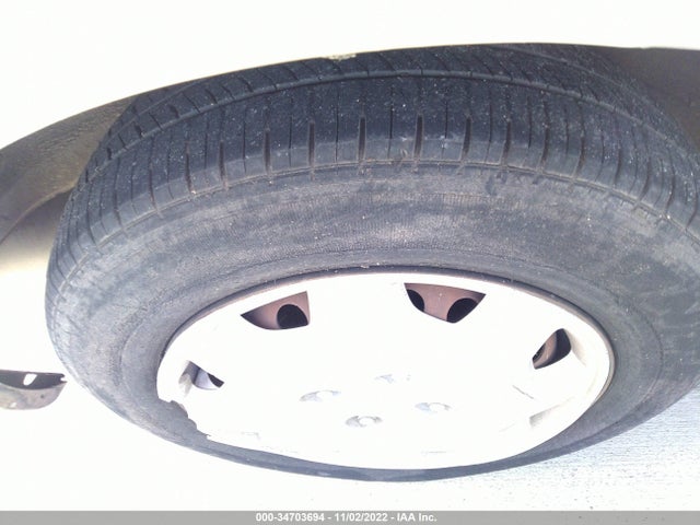 2000 HONDA ACCORD SDN LX VIN: 1HGCG5643YA055212