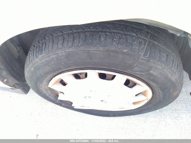 2000 HONDA ACCORD SDN LX VIN: 1HGCG5643YA055212