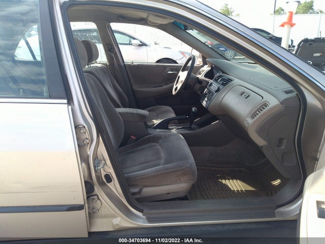 2000 HONDA ACCORD SDN LX VIN: 1HGCG5643YA055212