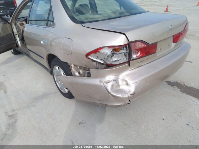 2000 HONDA ACCORD SDN LX VIN: 1HGCG5643YA055212