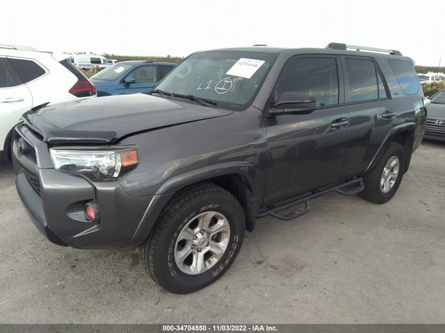 Toyota 4RUNNER SR5 2018 JTEBU5JR2J5585381 Image 2