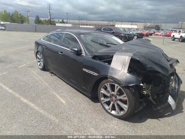 2017 JAGUAR XJ SAJWA2GE1HMW07843 Photo 0