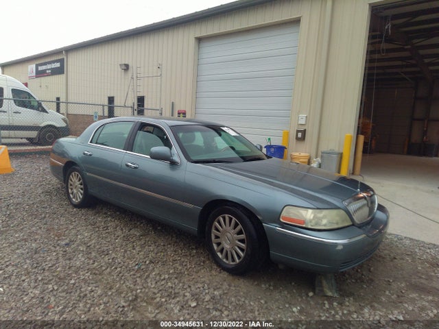 Lincoln Town Car Signature 2004 1LNHM81W84Y649749 головне зображення