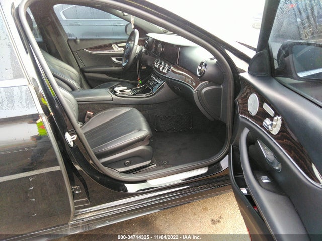 2018 Mercedes-Benz E-Class, VIN: WDDZF4KB1JA358236