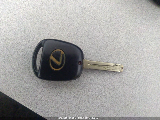 Lexus ES 330 2004 JTHBA30G445010882 Image 3