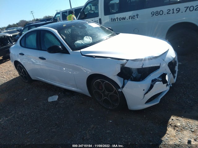 2022 Alfa Romeo Giulia, VIN: ZARFANBN9N7655291