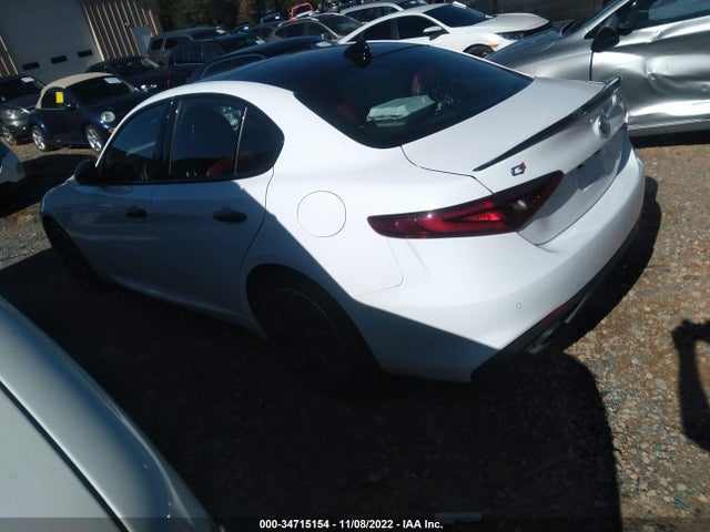 2022 Alfa Romeo Giulia, VIN: ZARFANBN9N7655291