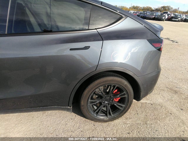 2020 Tesla Model Y, VIN: 5YJYGDEF7LF011389