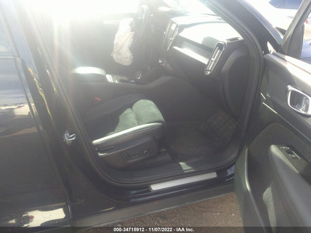 2021 Volvo XC40, VIN: YV4ED3UR3M2562583