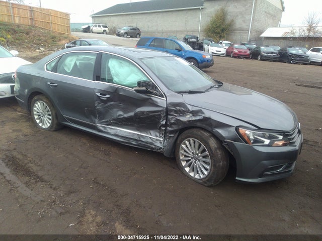 2017 Volkswagen Passat, VIN: 1VWBT7A30HC014487