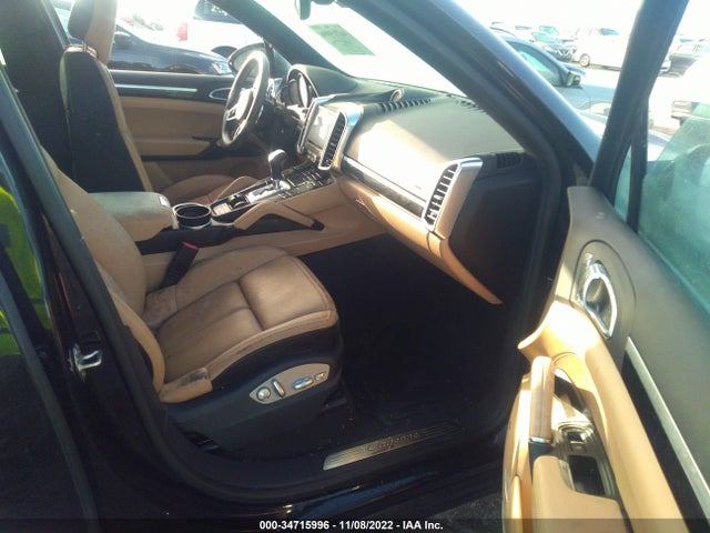 2018 Porsche Cayenne, VIN: WP1AA2A20JKA01067